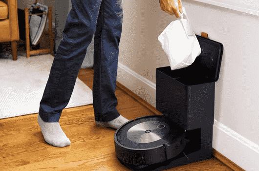 The Importance of Regularly Emptying Your Robot Vacuum